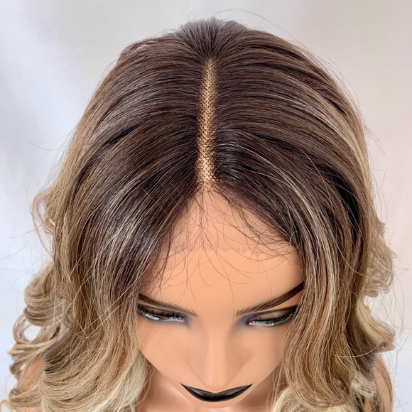 Absolutely Gorgeous 28” Ash Blonde Mix Premium Fiber Lace Front TPart Wig! - Picture 3 of 16